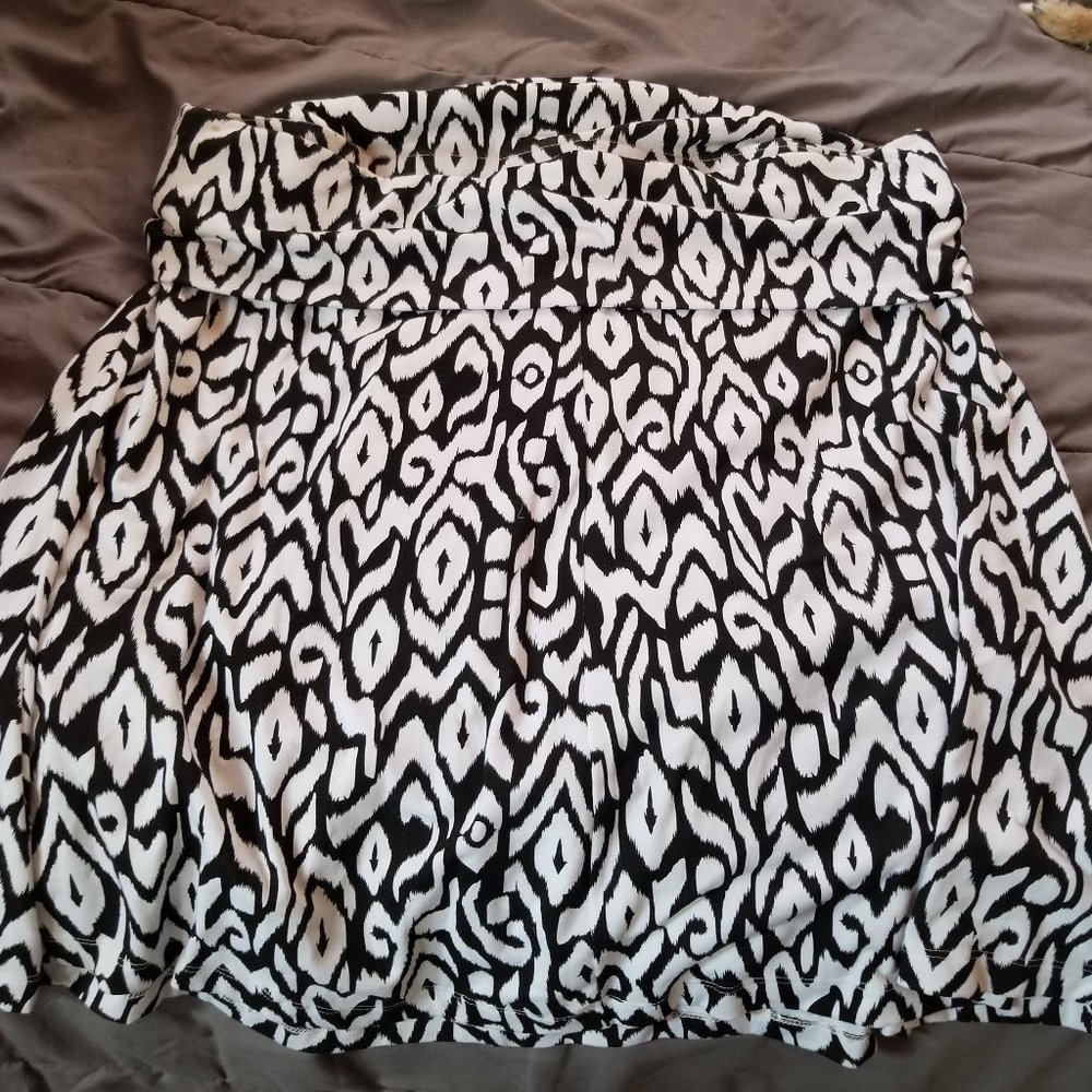 Black and White Torrid Skirt